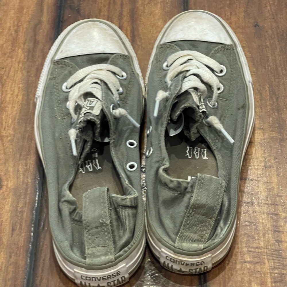 Womens,converse,size 8